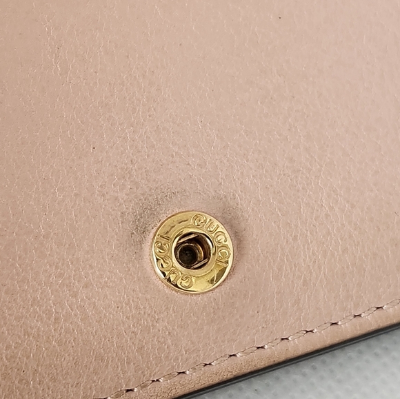 Gucci Limited Edition Cupcake Compact Wallet - Picture 12 of 16